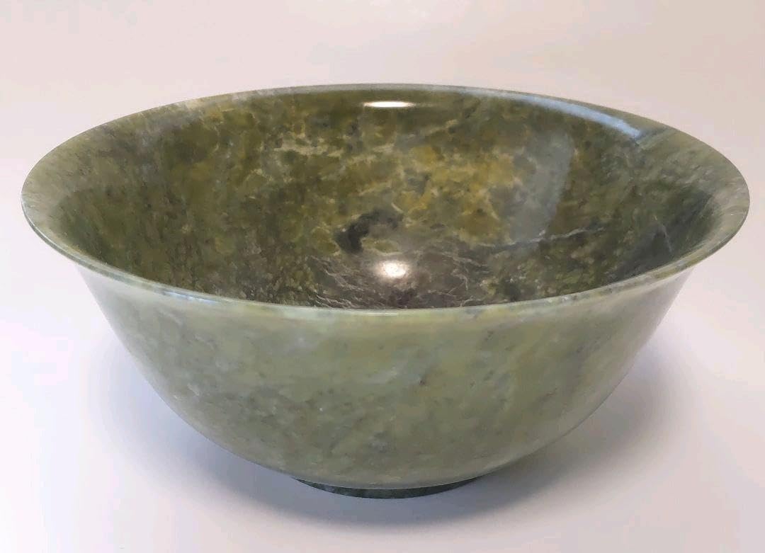 中国産 天然翡翠(ヒスイ)/玉(ギョク)　茶碗　アンティーク 中国産 天然翡翠ヒスイ/玉ギョク 茶碗 アンティーク 古代の天然